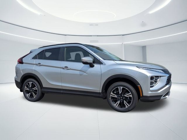2026 Mitsubishi Eclipse Cross SE in Silver Alloy — front three-quarter view