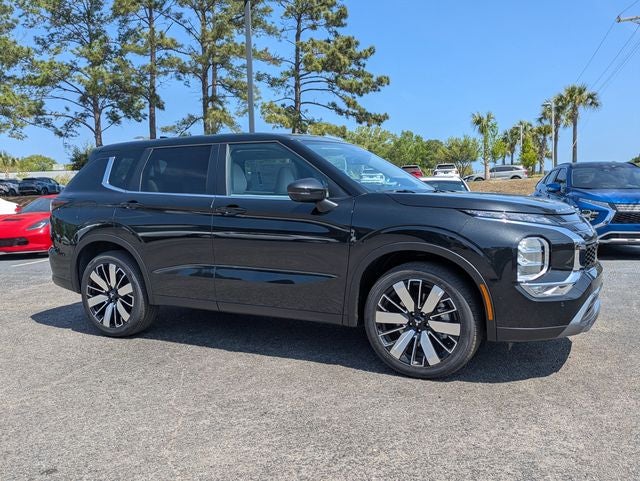 2026 Mitsubishi Outlander — side profile view