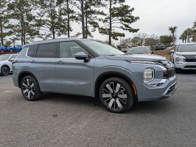 2026 Mitsubishi Outlander — side profile view