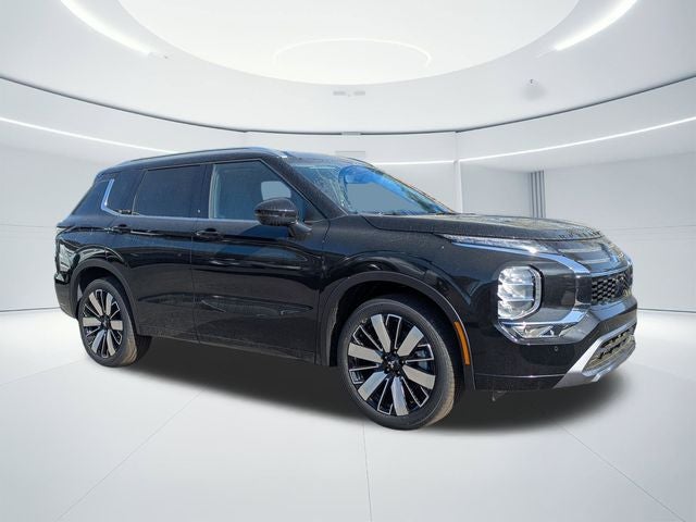 2026 Mitsubishi Outlander SEL in Black Diamond — front three-quarter view
