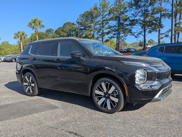 2026 Mitsubishi Outlander — side profile view