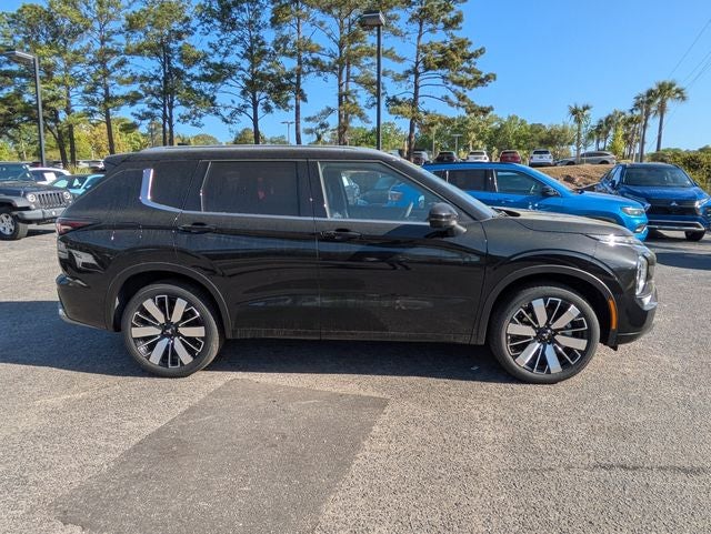 2026 Mitsubishi Outlander — rear three-quarter view
