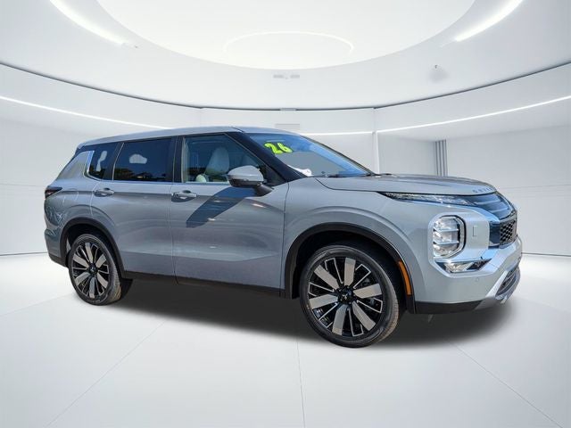 2026 Mitsubishi Outlander Base in Gray — front three-quarter view